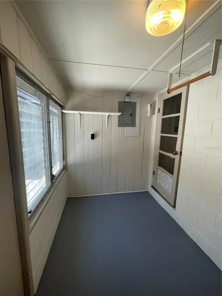 143 E South Street Deland FL 32724