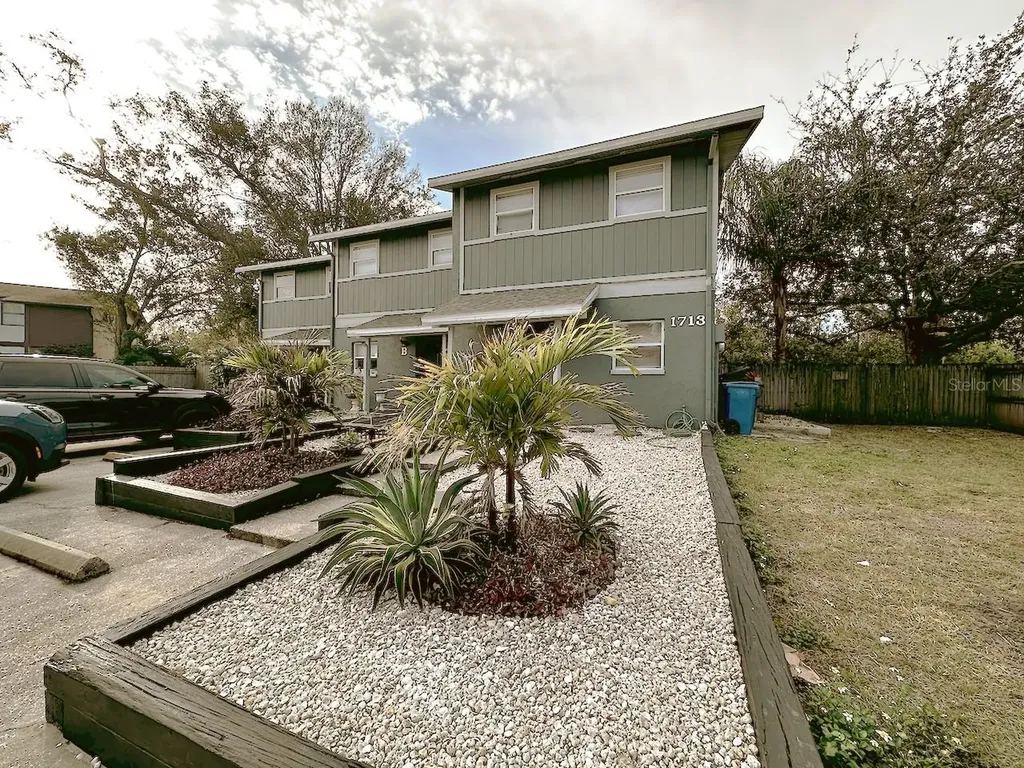 1713 Azalea Court Oldsmar FL 34677