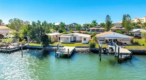 17611 1st Street E Redington Shores FL 33708