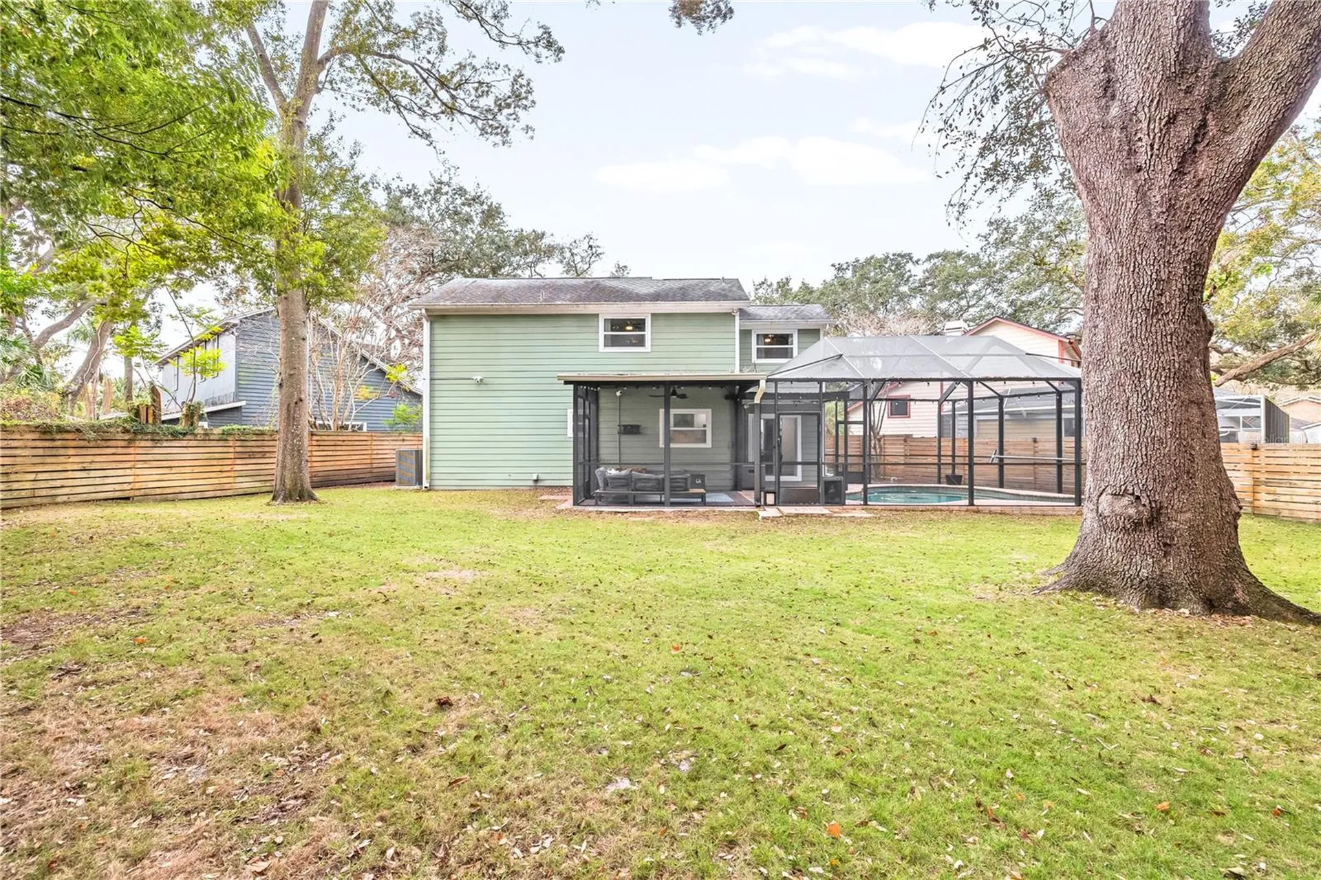 1303 W Carissa Court Tampa FL 33604