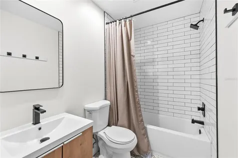 1303 W Carissa Court Tampa FL 33604