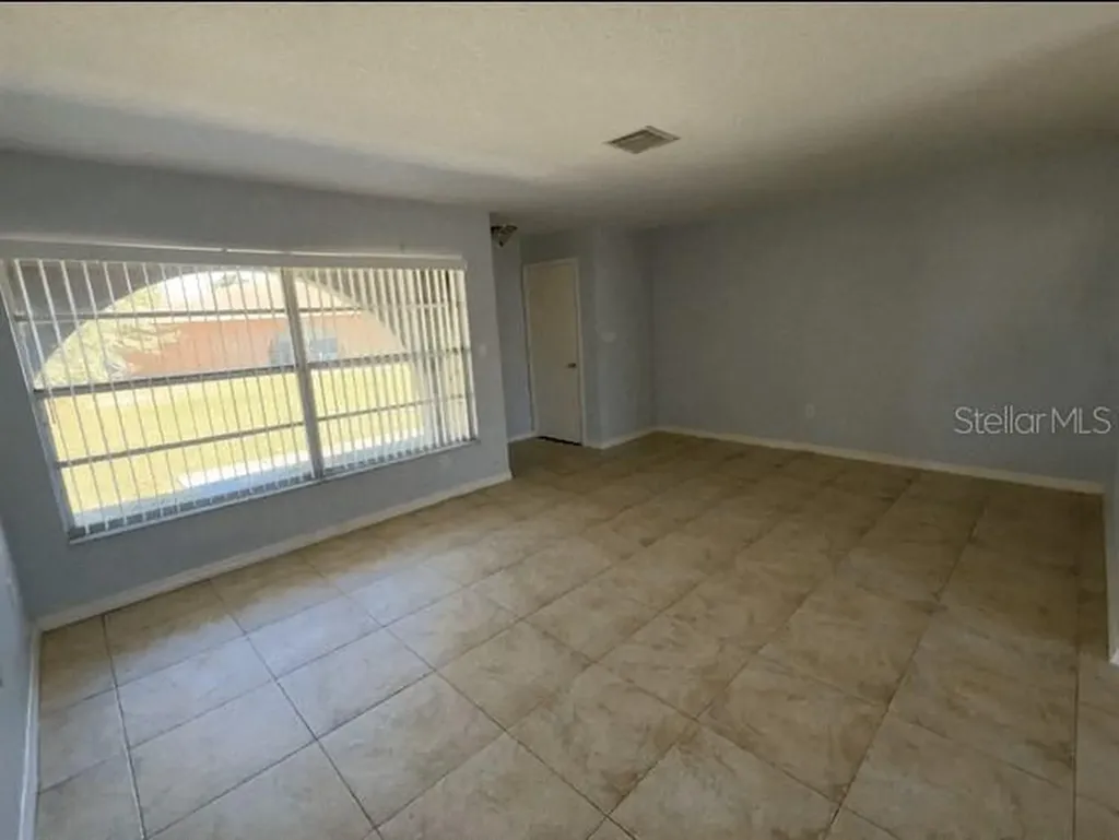 327 E Dundee Drive Poinciana FL 34759