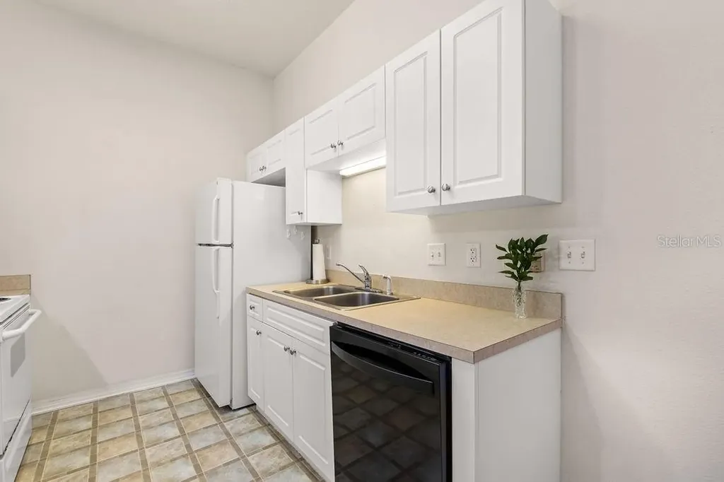 185 Pearl Lake Causeway Altamonte Springs FL 32714