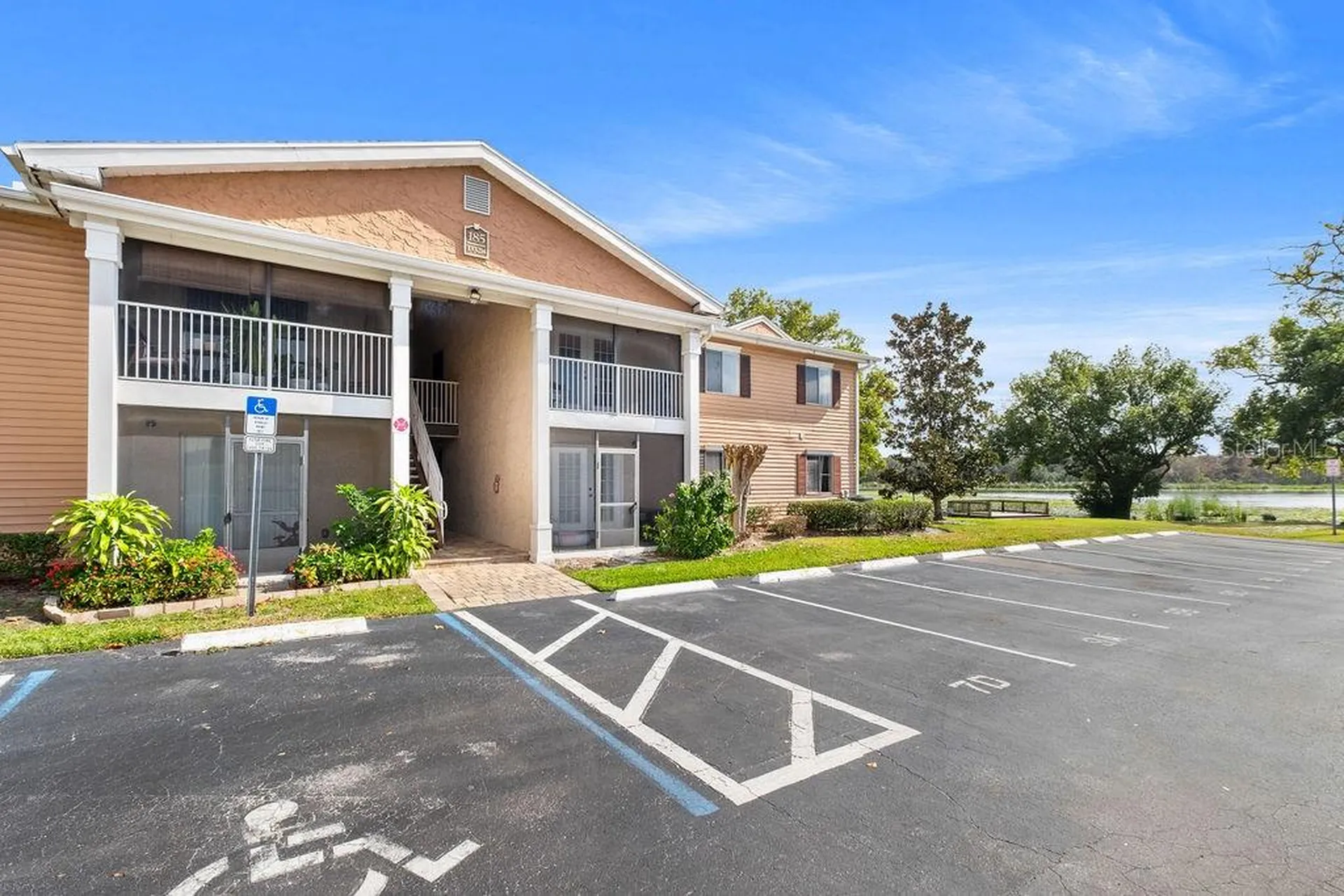 185 Pearl Lake Causeway Altamonte Springs FL 32714