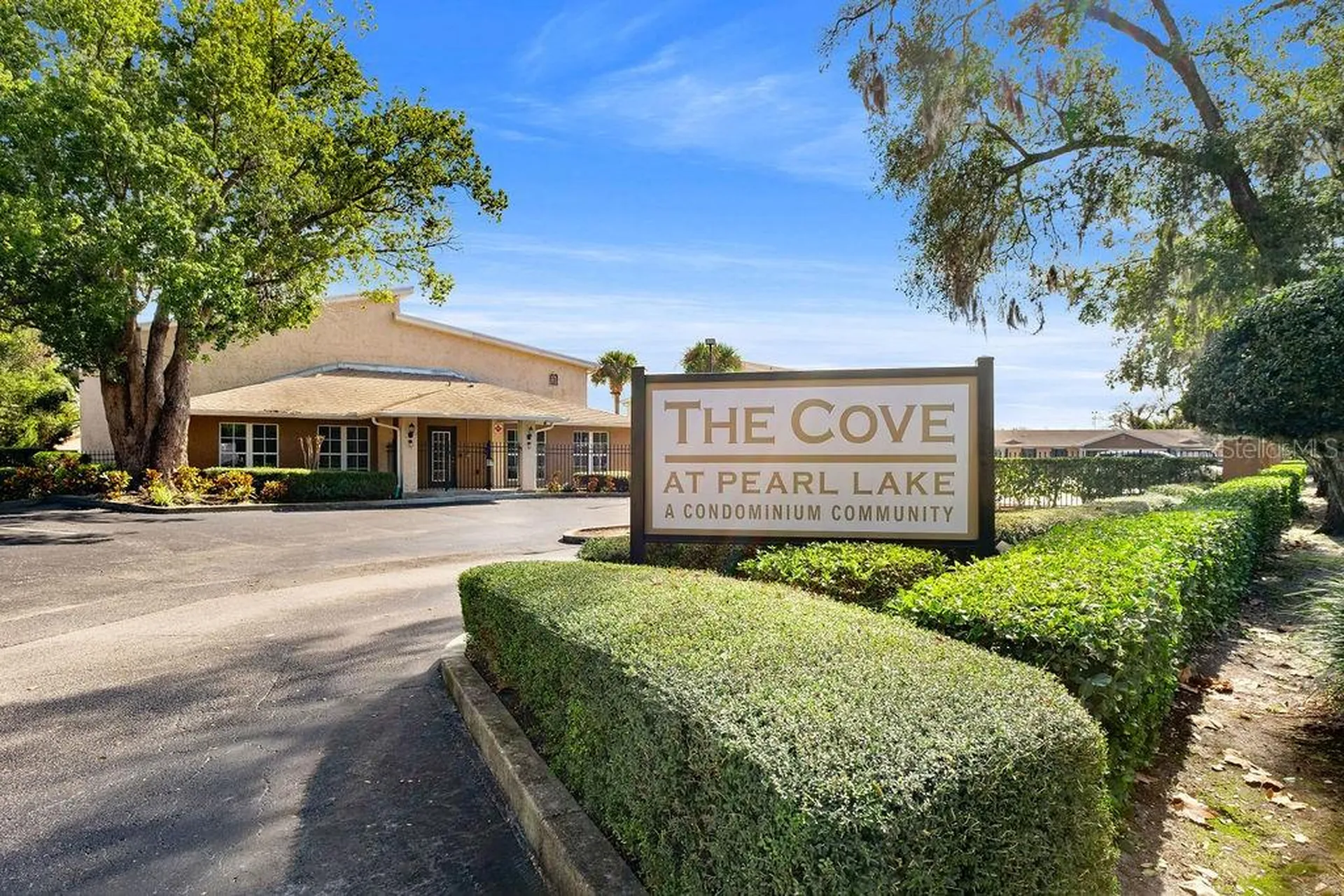 185 Pearl Lake Causeway Altamonte Springs FL 32714