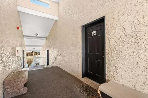185 Pearl Lake Causeway Altamonte Springs FL 32714