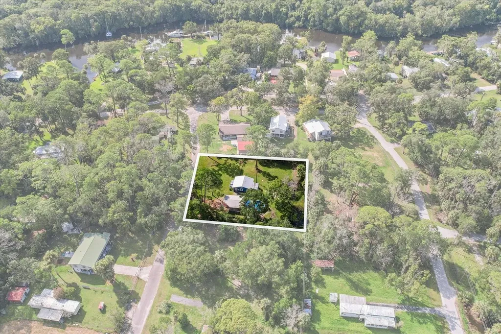 7 65th Street Yankeetown FL 34498