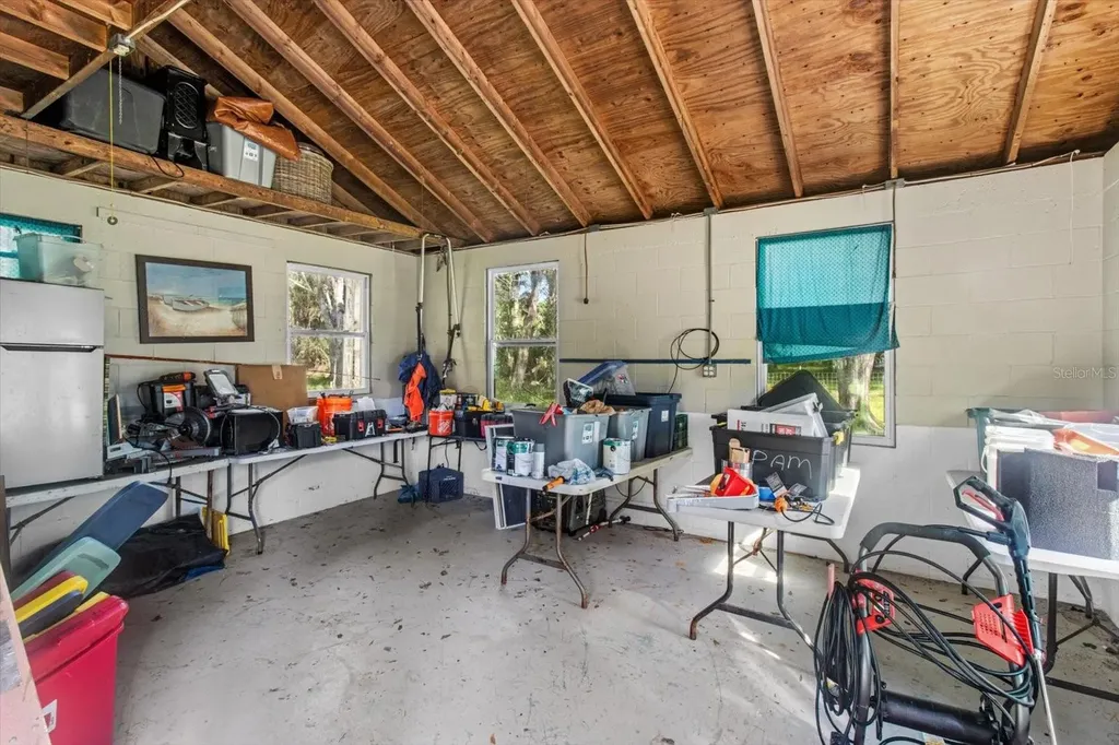 7 65th Street Yankeetown FL 34498