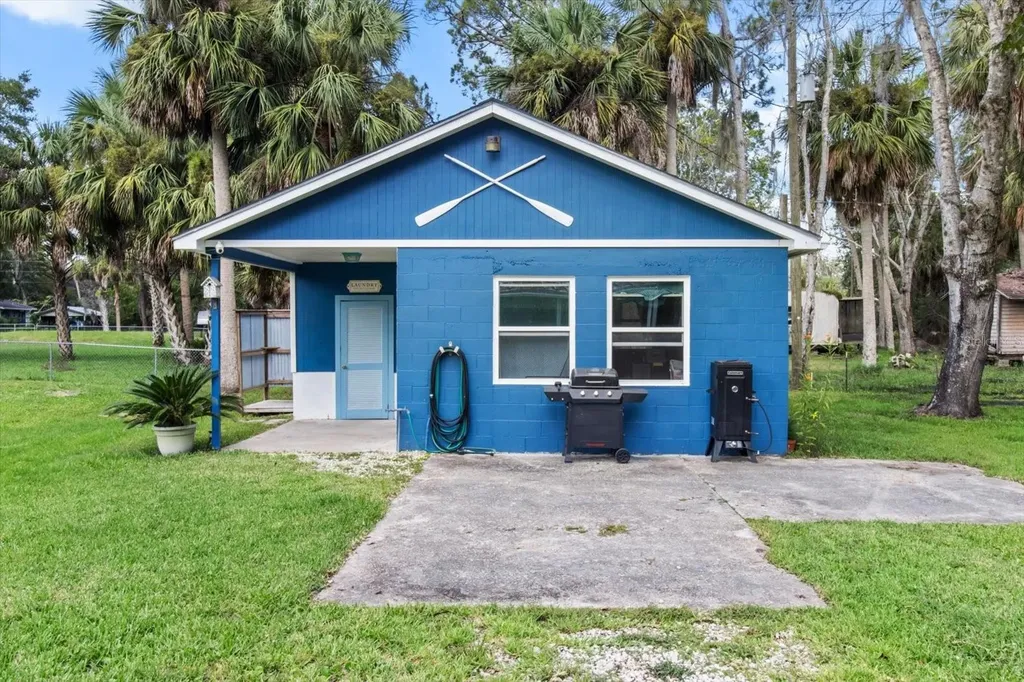 7 65th Street Yankeetown FL 34498