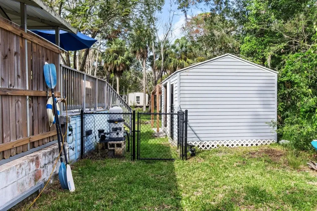 7 65th Street Yankeetown FL 34498