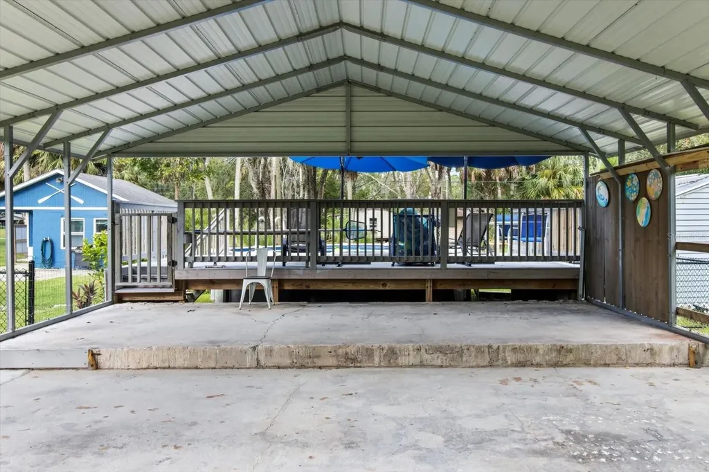 7 65th Street Yankeetown FL 34498