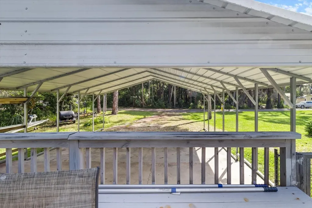 7 65th Street Yankeetown FL 34498