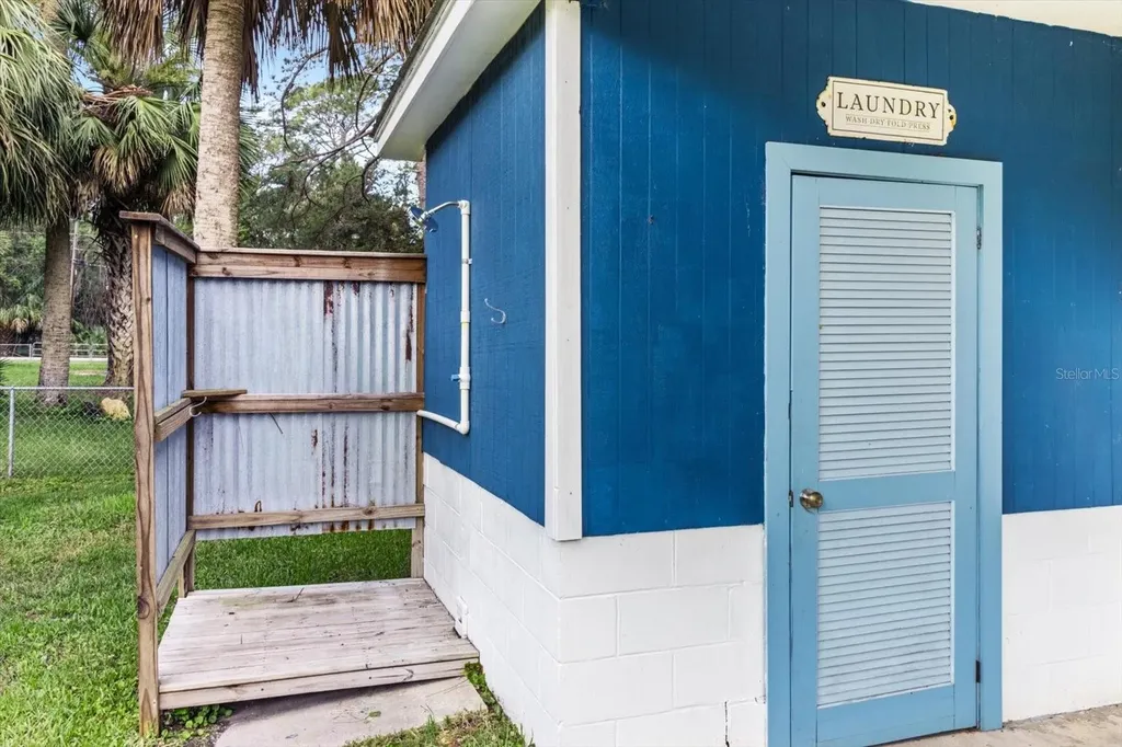 7 65th Street Yankeetown FL 34498