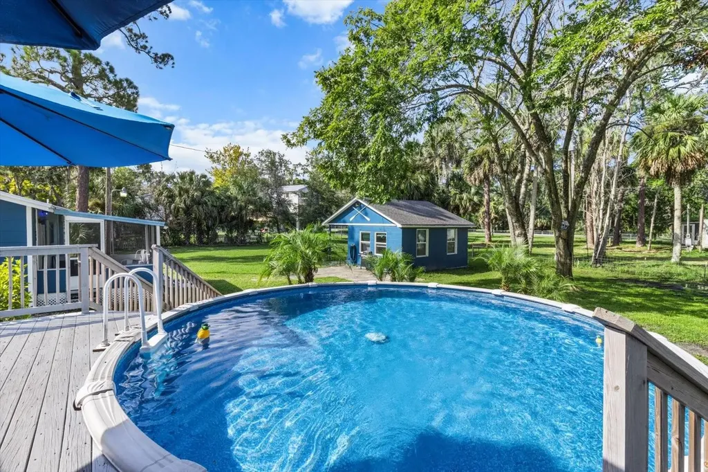 7 65th Street Yankeetown FL 34498