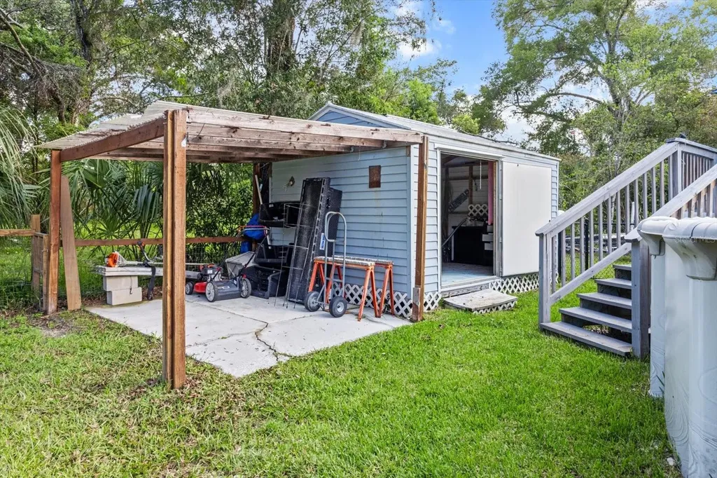 7 65th Street Yankeetown FL 34498