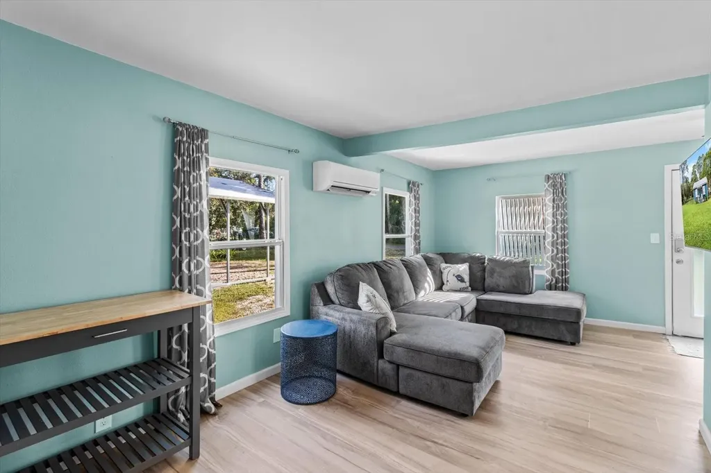 7 65th Street Yankeetown FL 34498
