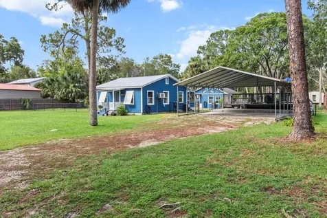 7 65th Street Yankeetown FL 34498