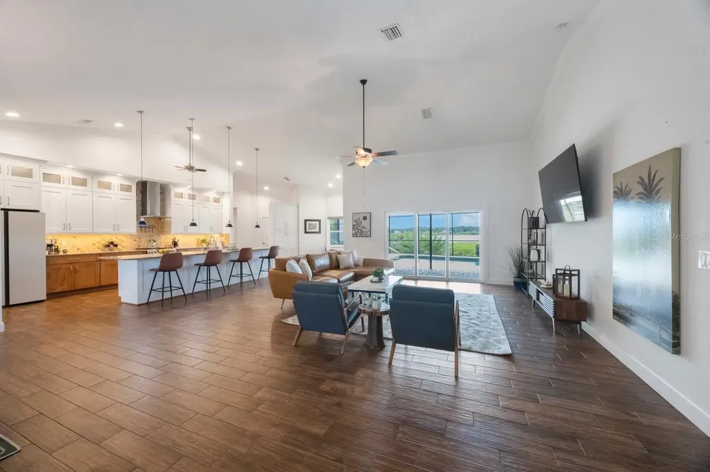 826 Christina Circle Oldsmar FL 34677
