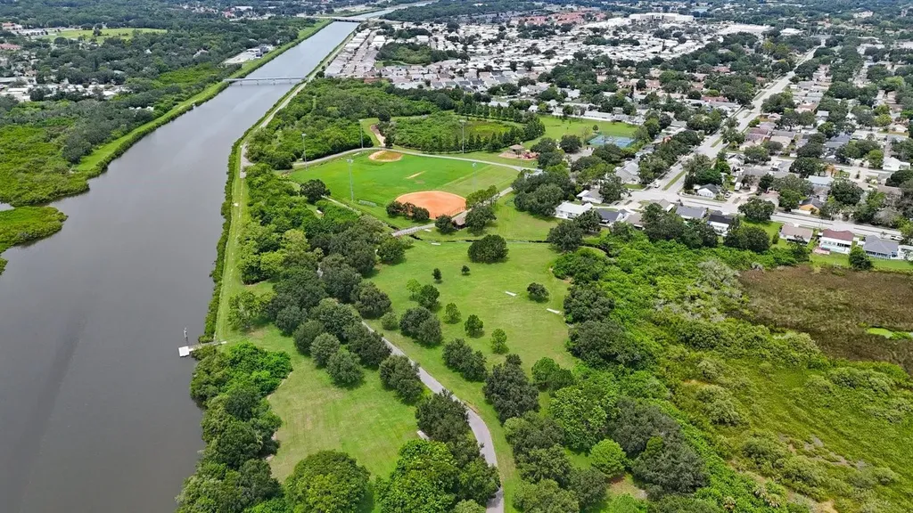 826 Christina Circle Oldsmar FL 34677