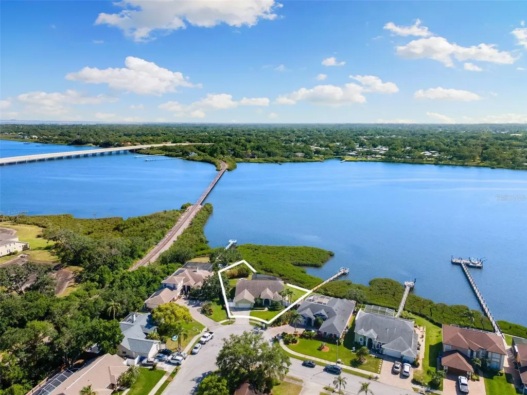 826 Christina Circle Oldsmar FL 34677