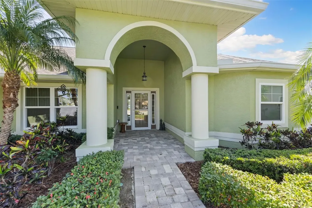826 Christina Circle Oldsmar FL 34677