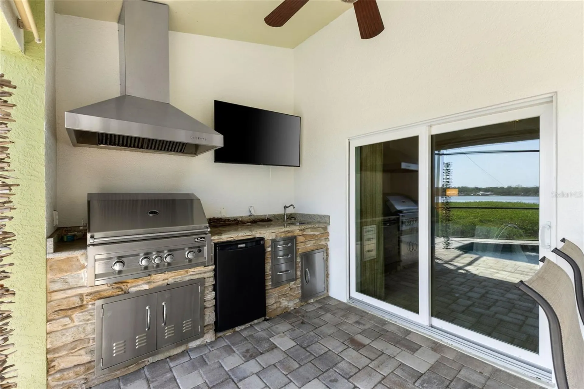 826 Christina Circle Oldsmar FL 34677
