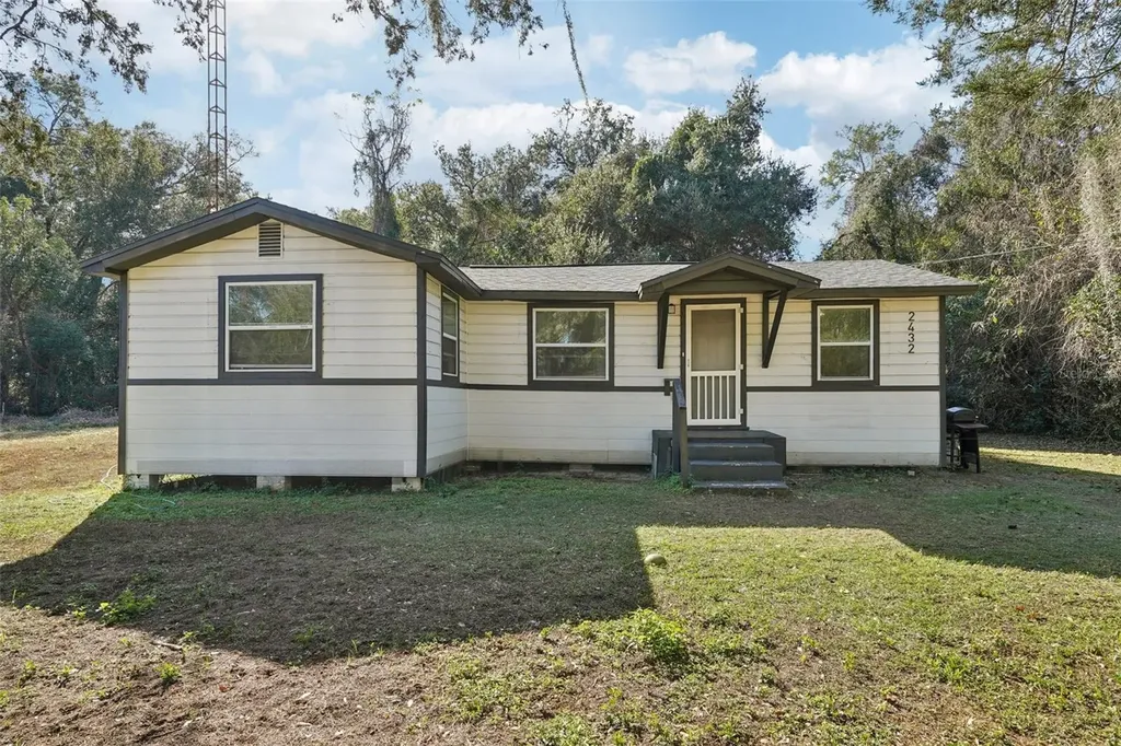 2432 NW 2nd Street Ocala FL 34475