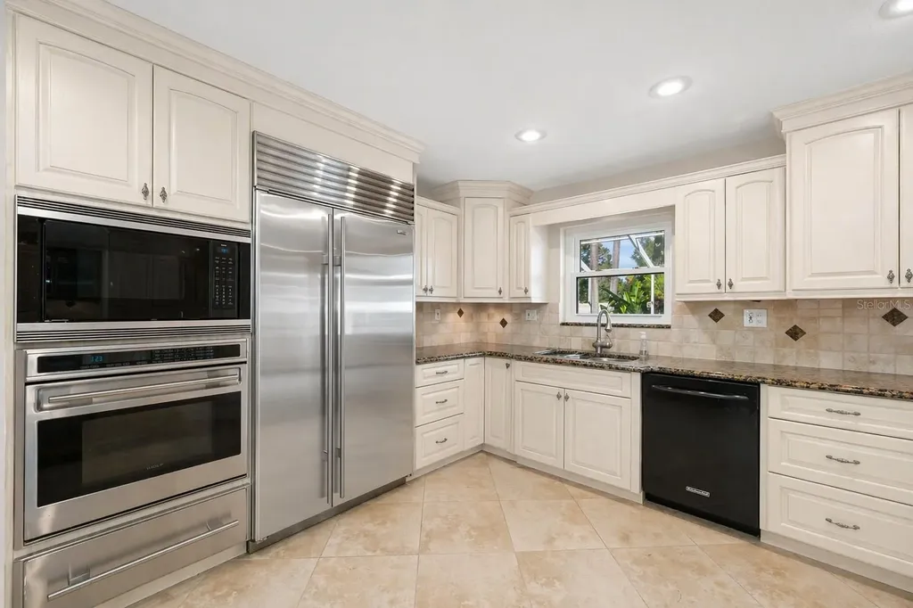 5473 97th Way N St Petersburg FL 33708