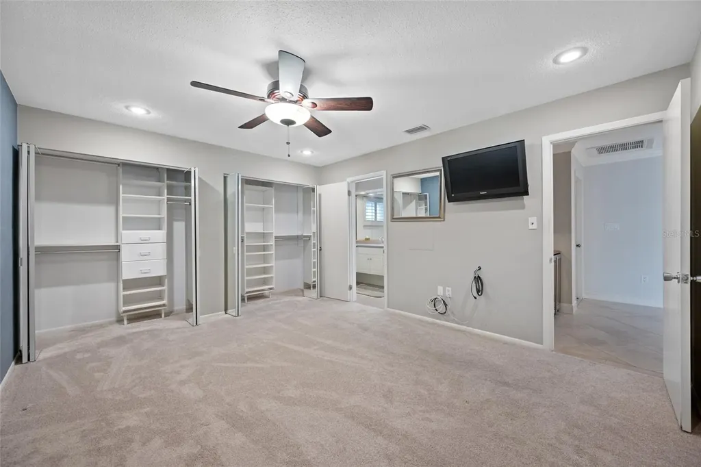 5473 97th Way N St Petersburg FL 33708