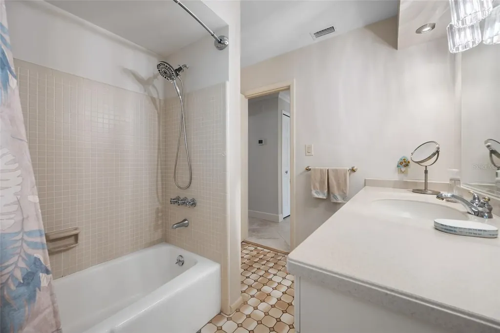 5473 97th Way N St Petersburg FL 33708