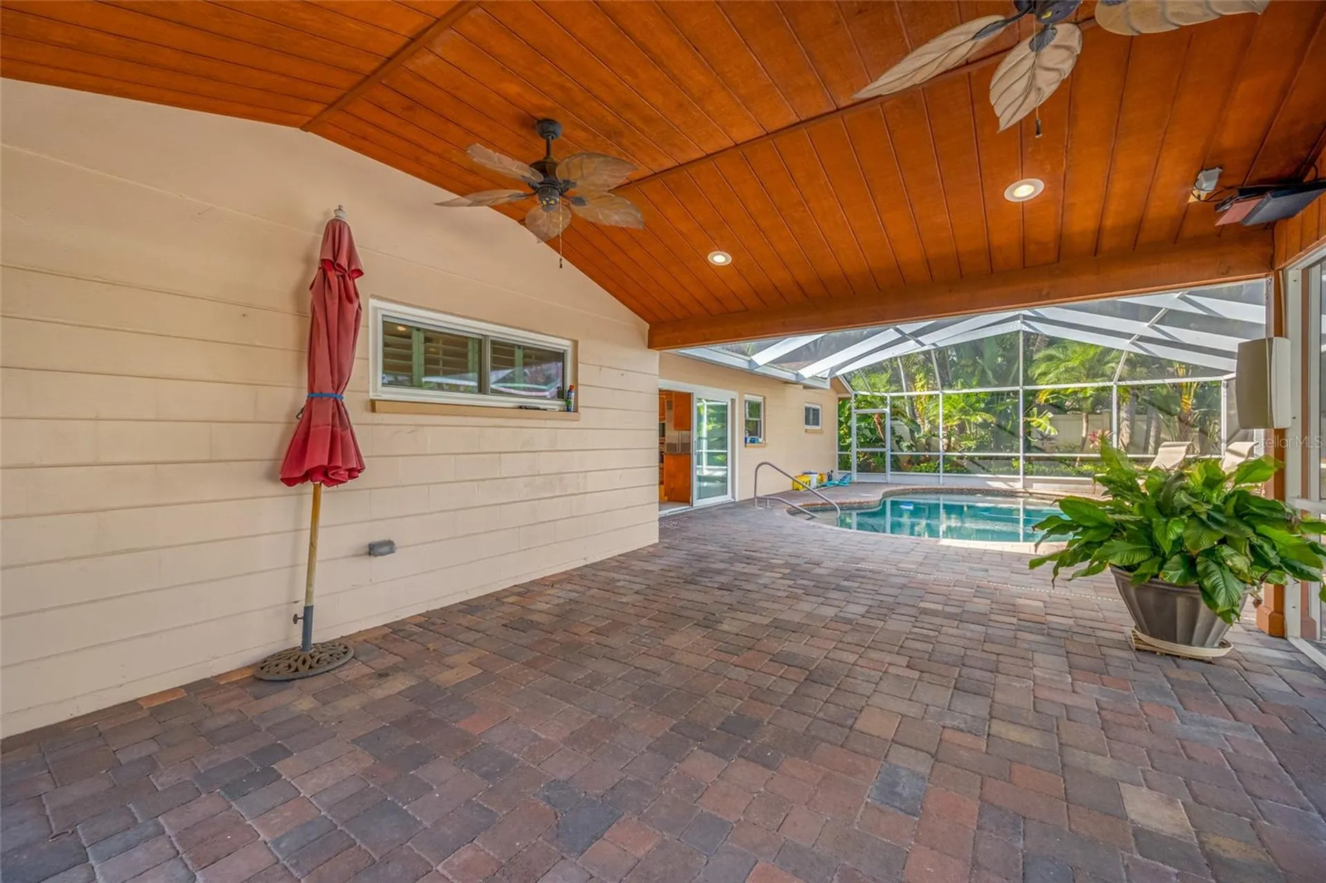 5473 97th Way N St Petersburg FL 33708
