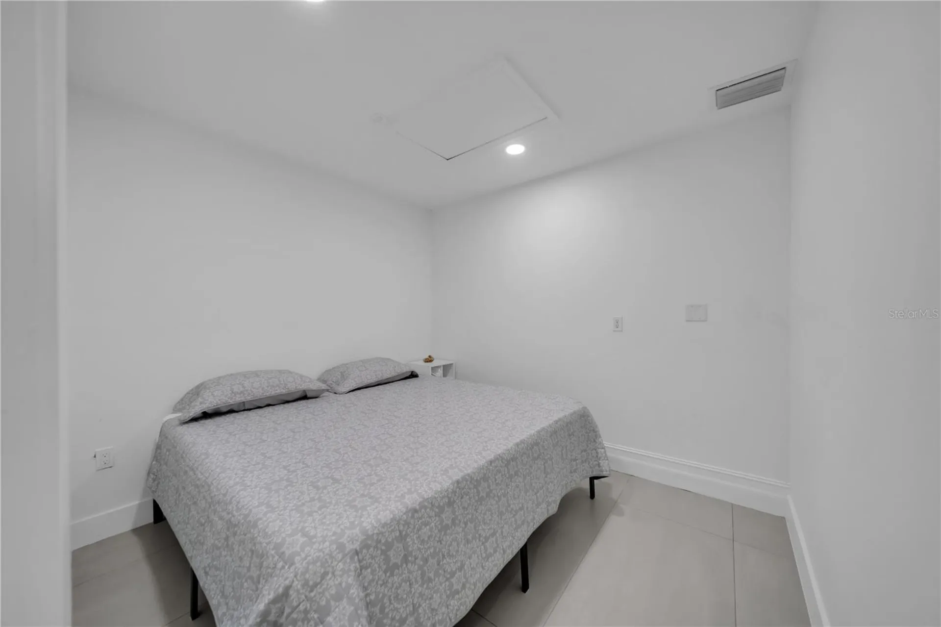 1140 NW 19th Place Cape Coral FL 33993