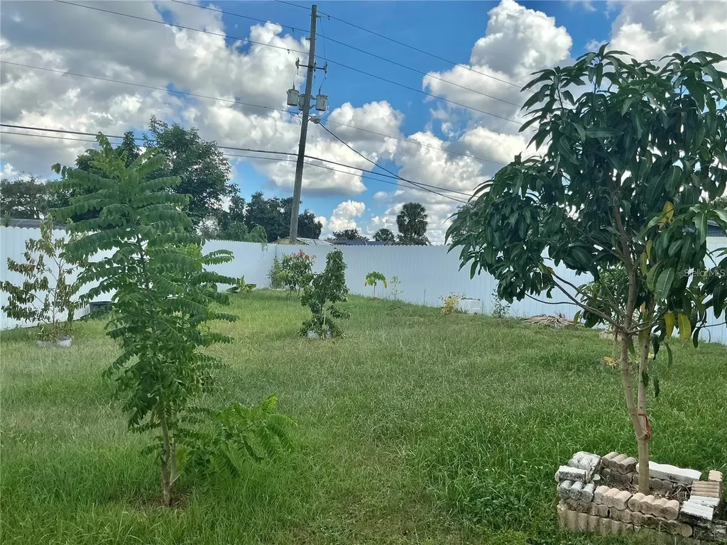 1052 Manchester Circle Winter Park FL 32792
