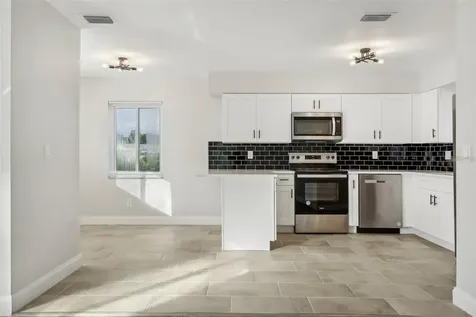 1052 Manchester Circle Winter Park FL 32792