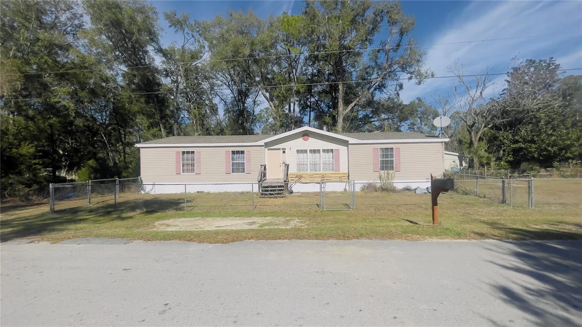 605 Standridge Street Bronson FL 32621