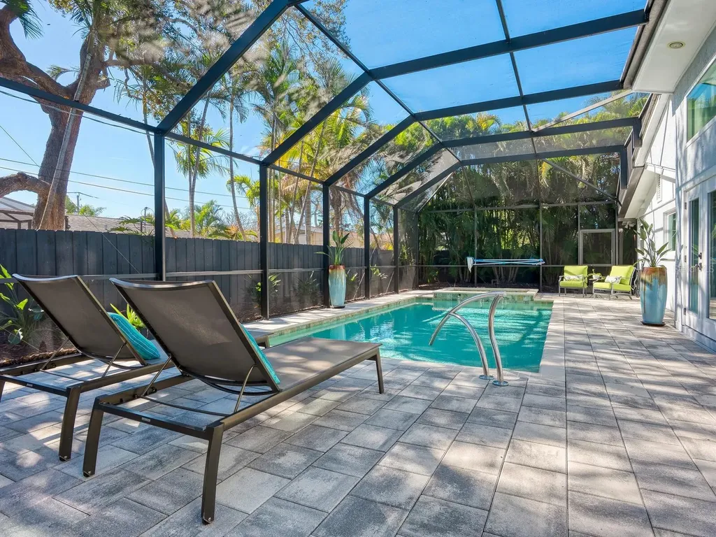 1002 Glebe Lane Sarasota FL 34242