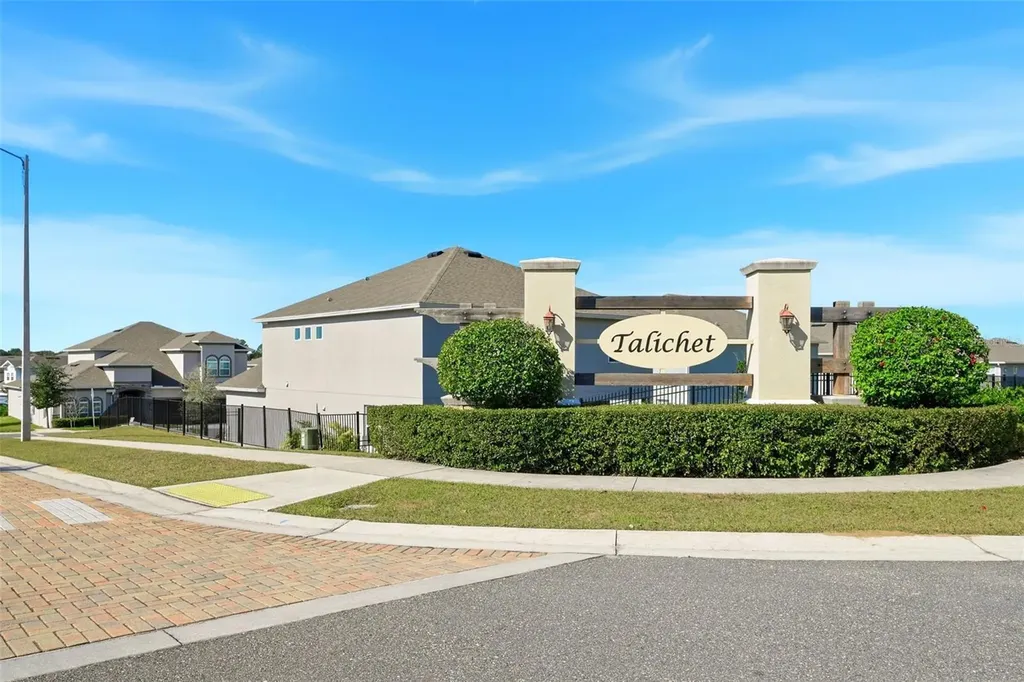 575 Avila Place Howey In The Hills FL 34737