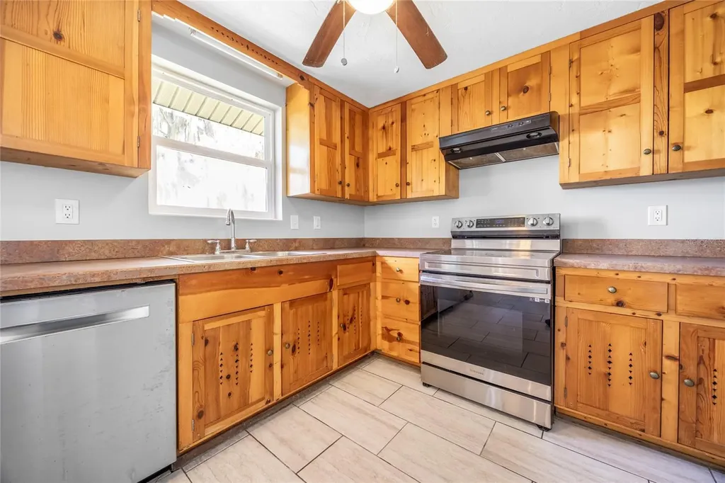 16602 NE 124th Avenue Waldo FL 32694