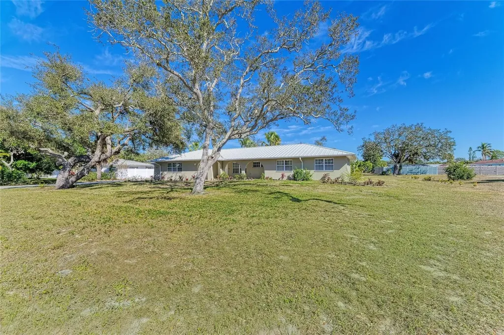 612 Bayshore Road Nokomis FL 34275