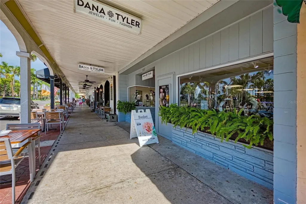 612 Bayshore Road Nokomis FL 34275