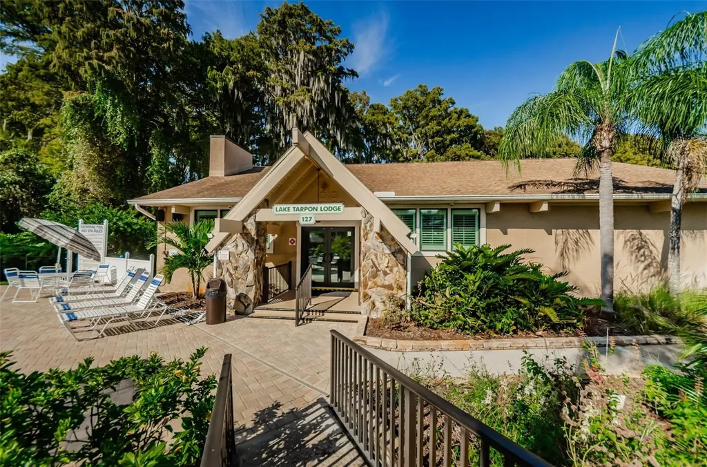 1563 Wicklow Drive Palm Harbor FL 34684