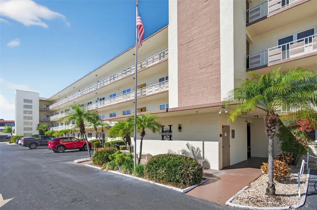 5705 80th Street N St Petersburg FL 33709