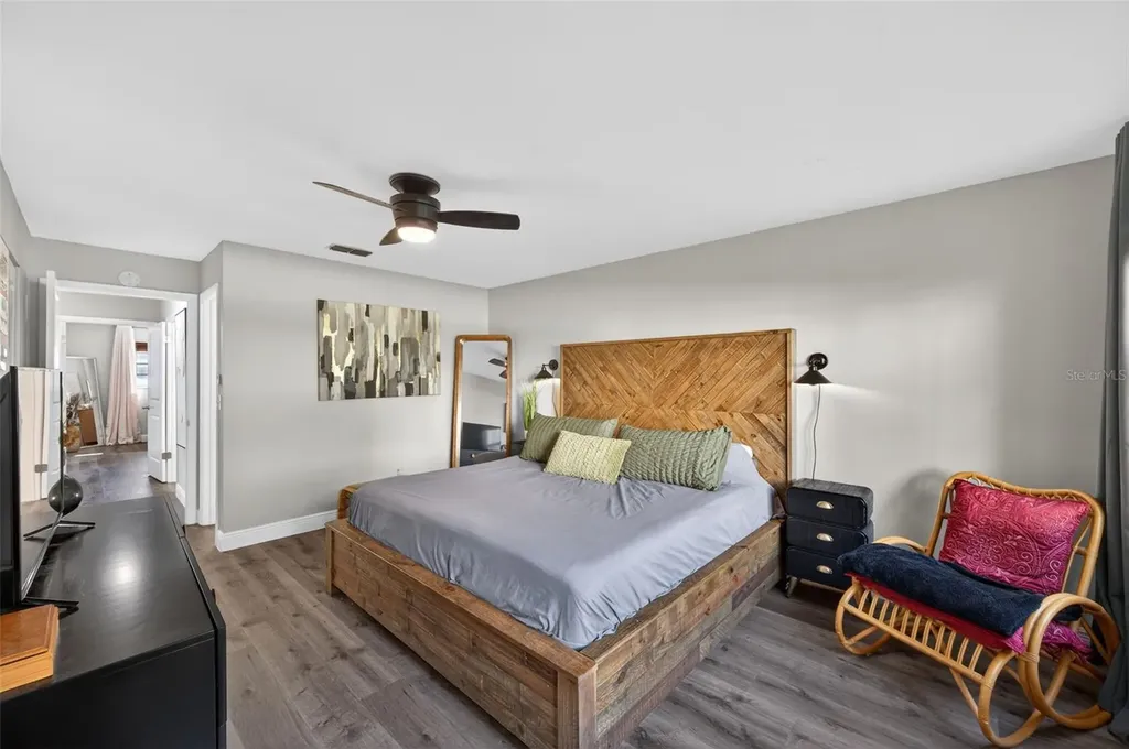 5705 80th Street N St Petersburg FL 33709