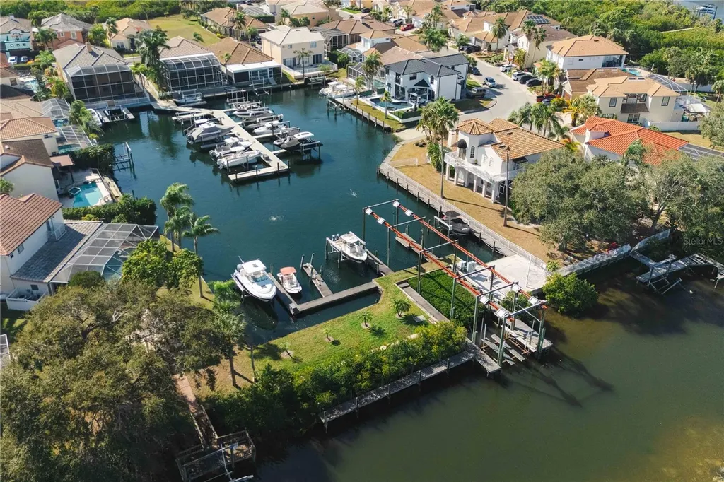5806 Cay Cove Court Tampa FL 33615