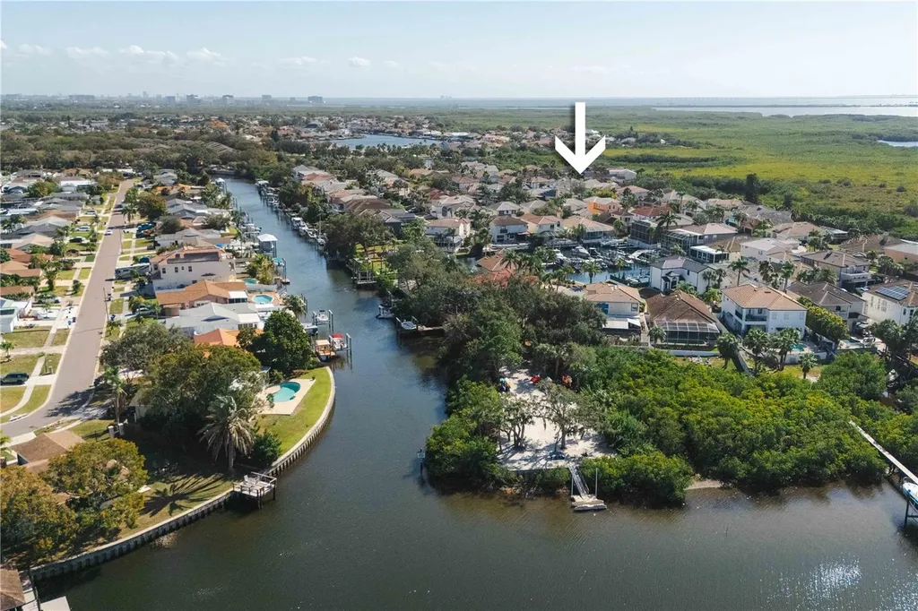 5806 Cay Cove Court Tampa FL 33615