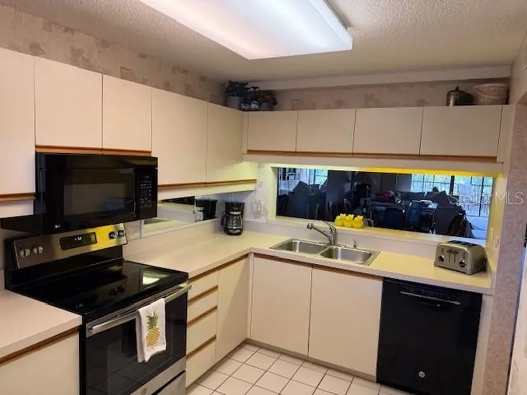5525 Ashton Lake Drive Sarasota FL 34231