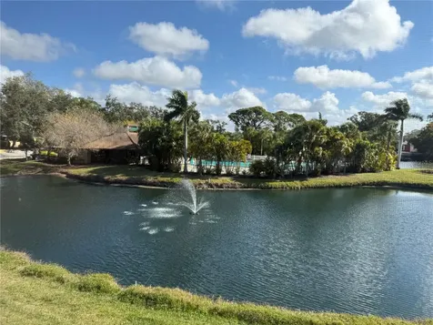 5525 Ashton Lake Drive Sarasota FL 34231