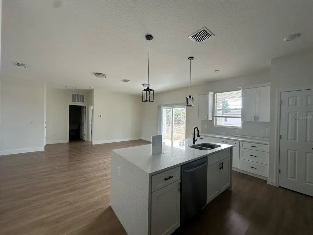 1323 E Derby Drive Dunnellon FL 34434