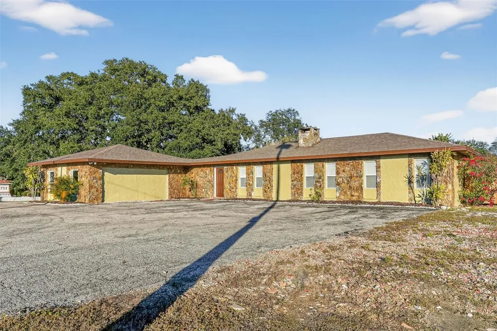 8812 Oakwood Drive Lake Wales FL 33898
