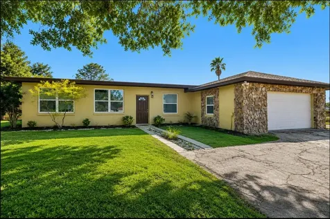 8812 Oakwood Drive Lake Wales FL 33898